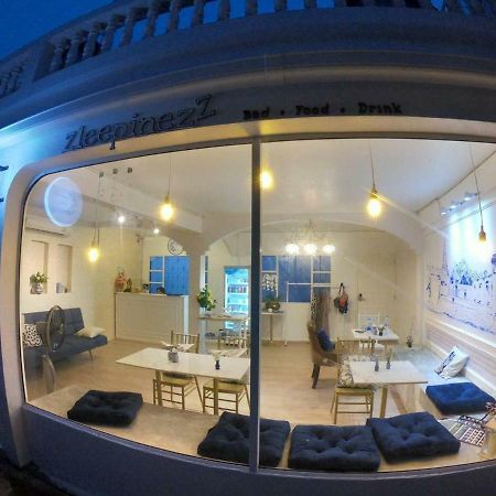 Zleepinezz Hostel Ayutthaya Bagian luar foto