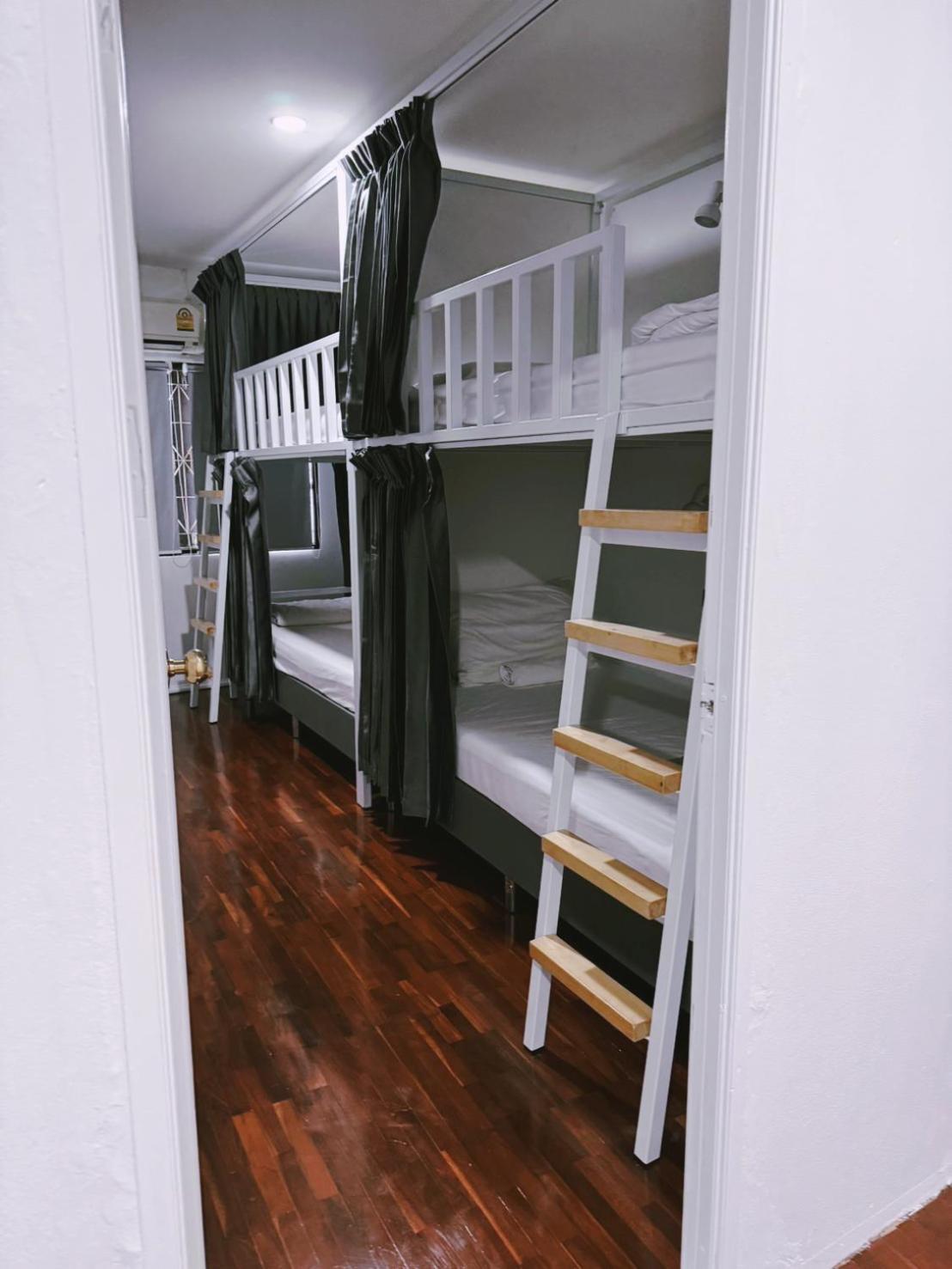 Zleepinezz Hostel Ayutthaya Bagian luar foto