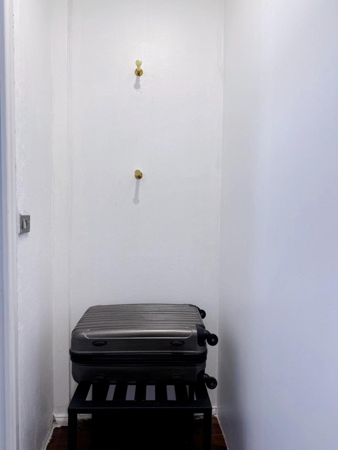 Zleepinezz Hostel Ayutthaya Bagian luar foto