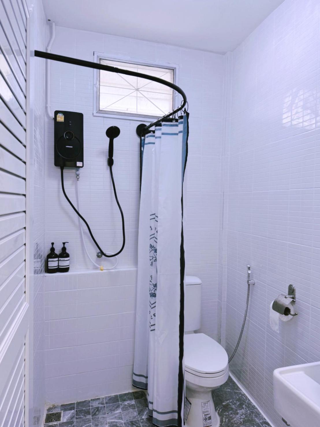 Zleepinezz Hostel Ayutthaya Bagian luar foto