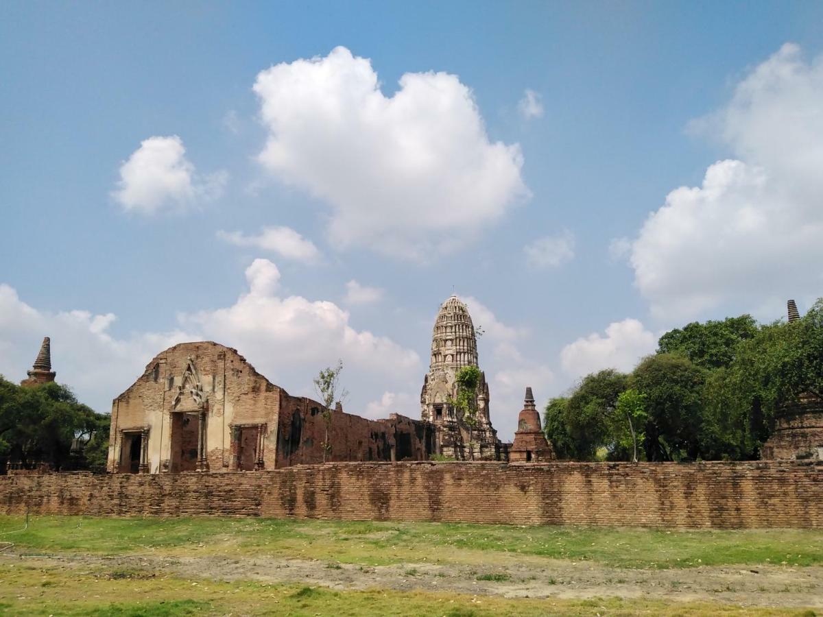 Zleepinezz Hostel Ayutthaya Bagian luar foto