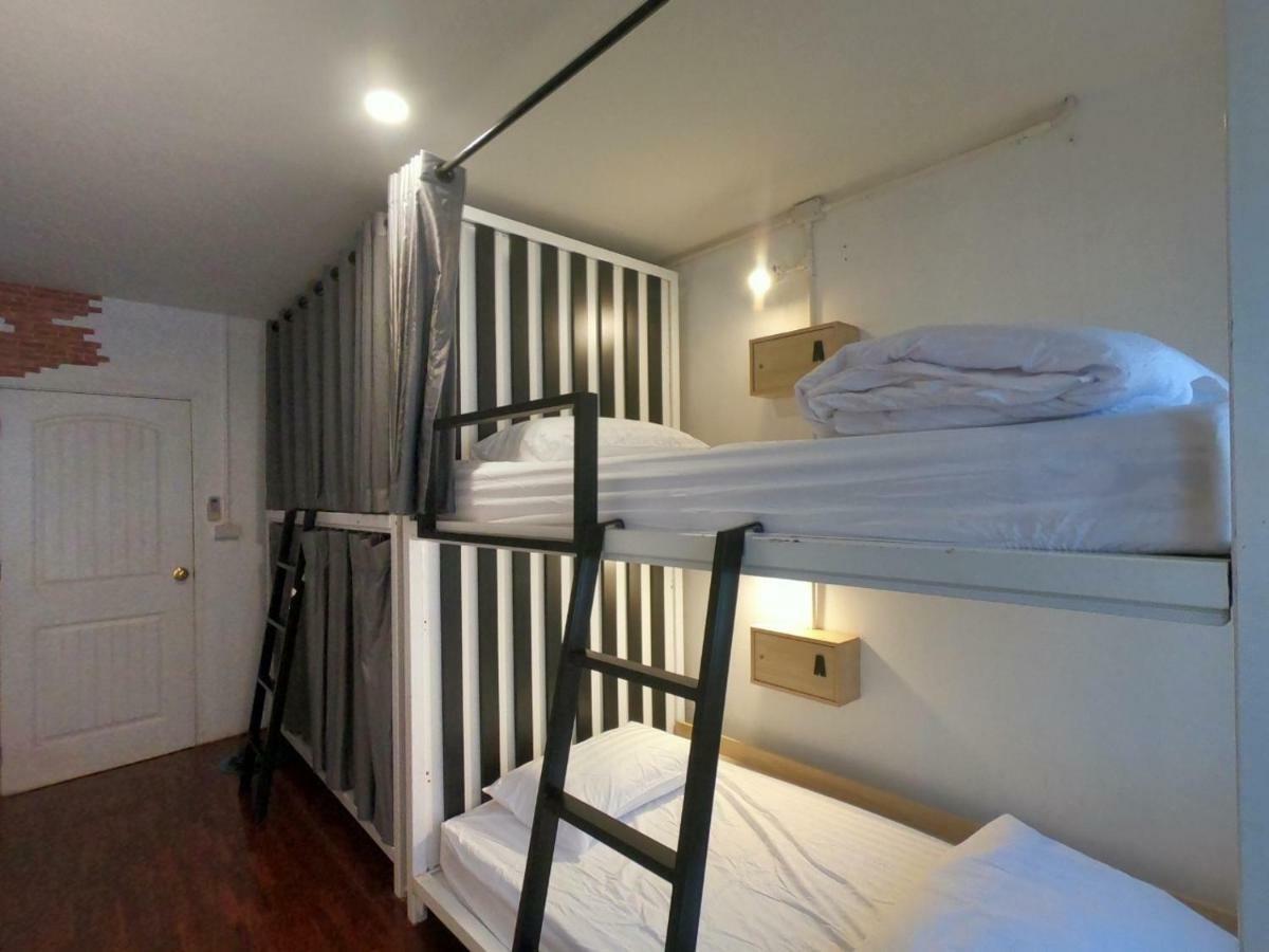 Zleepinezz Hostel Ayutthaya Bagian luar foto